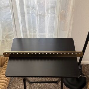 Gold greeting card holder